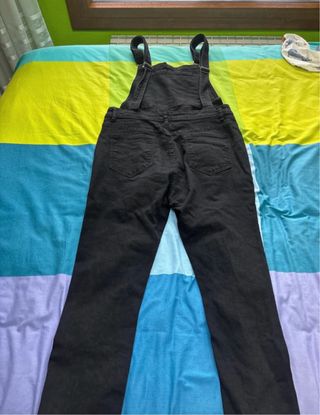 Peto vaquero negro desgarrado