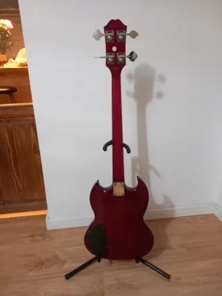 Bajo Epiphone SG Corta Escala