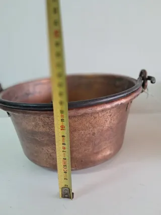 Antico calderone in rame