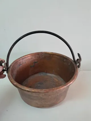 Antico calderone in rame