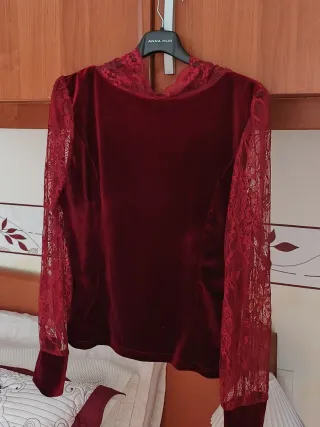 Top terciopelo burdeos encaje