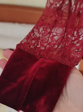 Top terciopelo burdeos encaje