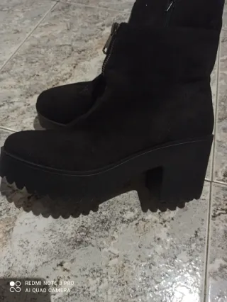 Botines negros plataforma cremallera talla 39