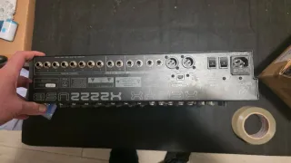 Mesa de Sonido Behringer Xenyx X2222USB