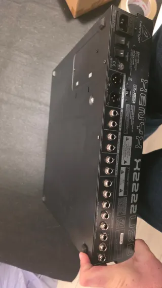 Mesa de Sonido Behringer Xenyx X2222USB