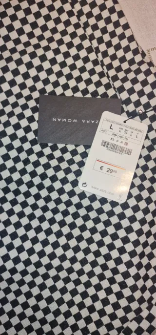 Falda midi cuadros blanco y negro