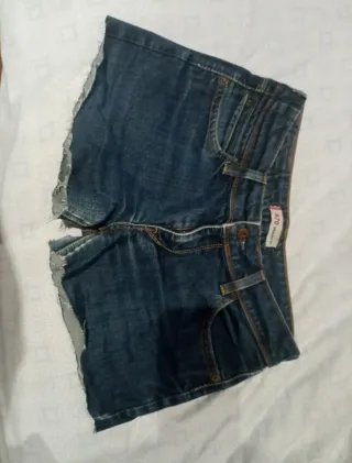 Shorts vaqueros deshilachados