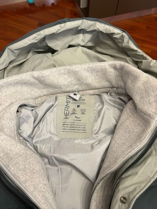 Piumino con cappuccio removibile grigio