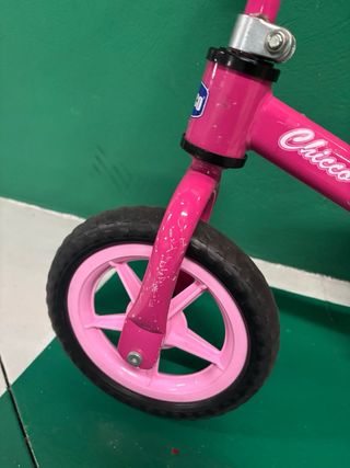 Bici de equilibrio rosa Chicco Pink Arrow