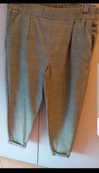 Pantaloni a quadri grigi