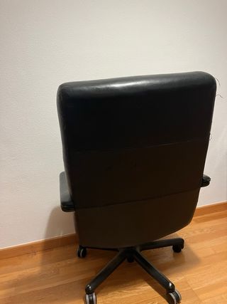 Sillón de oficina escritorio de piel negro