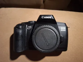Cámara Canon EOS 5000