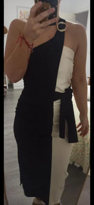 Vestido de fiesta asimétrico blanco y negro