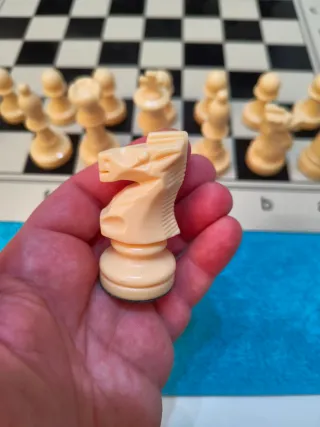 Ajedrez plástico Staunton 5.