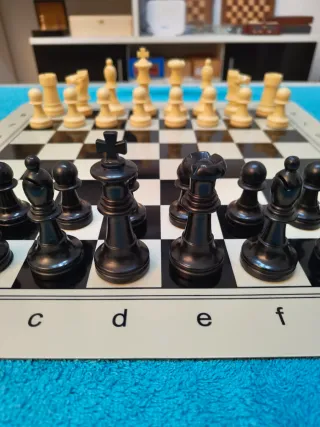 Ajedrez plástico Staunton 5.