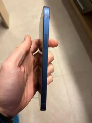 iPhone 12 Negro/Azul Marino