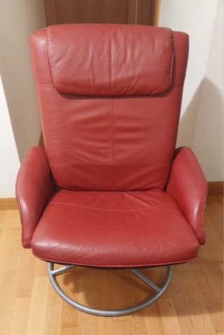 Sillón de piel sintetica rojo giratorio