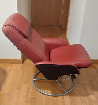 Sillón de piel sintetica rojo giratorio