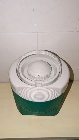 Nevera dispensadora Camping