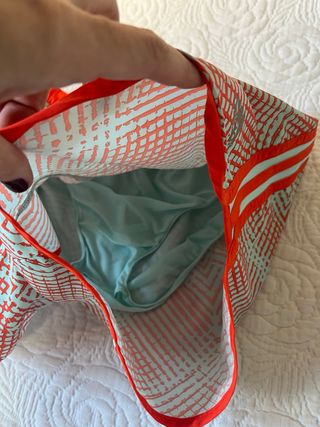 Shorts Adidas Mujer Rojo y Teal