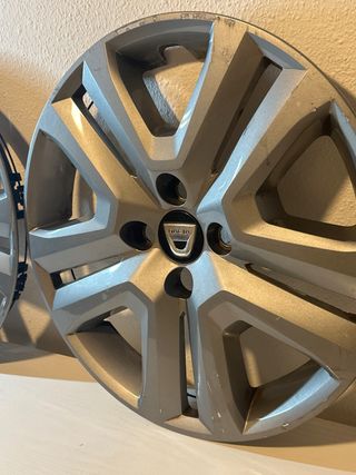 Tapacubos Dacia Sandero (2 unidades)