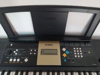 Teclado Yamaha YPT-220 + Soporte Pared