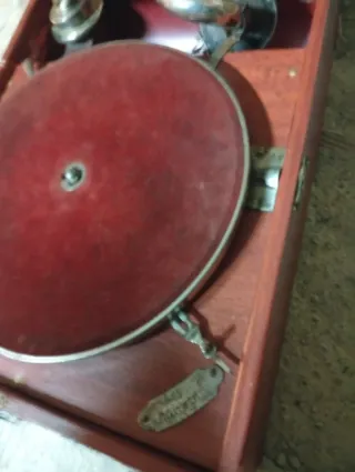 Gramola Maleta Siglo XIX