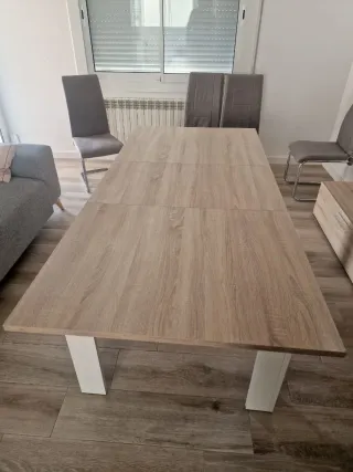 Mesa de comedor madera y blanca