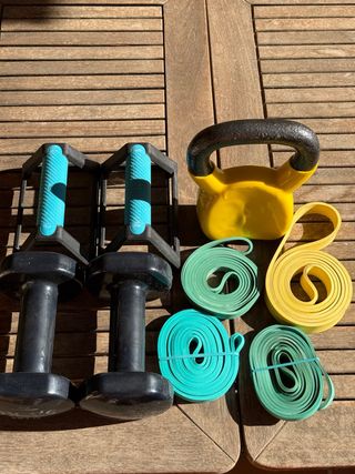 Pesas, Kettlebell y Bandas Elásticas Gym Banco