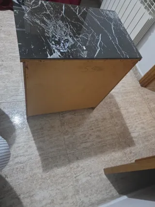 Comodino con piano in marmo