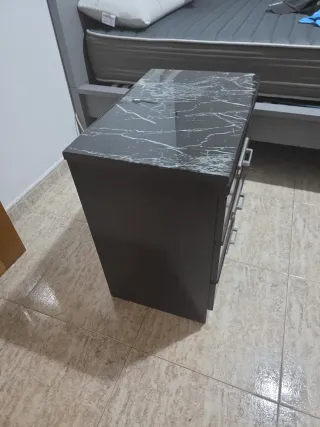 Comodino con piano in marmo