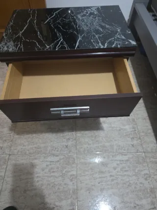 Comodino con piano in marmo