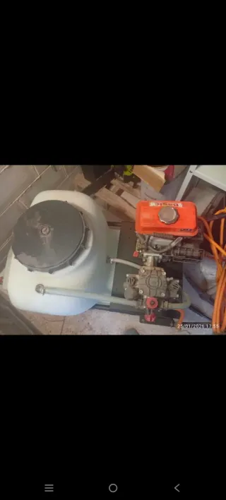 Sulfatadora con motor y manguera