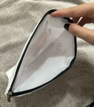 Pochette per trucco con bassotto e cuore