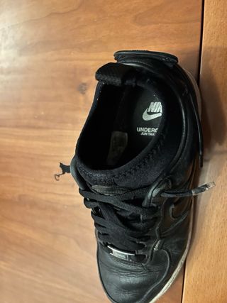 Nike Air Force 1 Talla 40 Negras