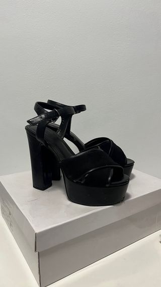 Tacones negros plataforma