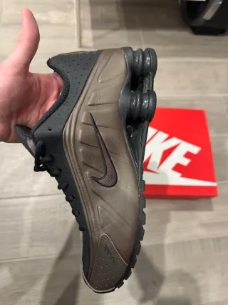 Zapatillas Nike Shox Negras y Marrones