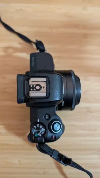 Canon m50 + objetivo canon ef-m 22 f2