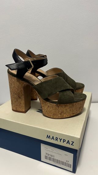 Tacones plataforma verdes y negros