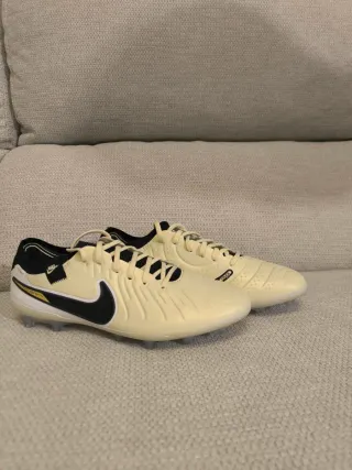 Zapatillas futbol multitaco