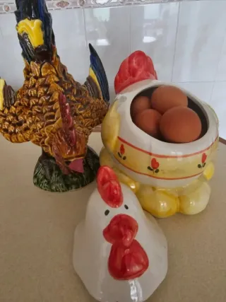 Decorazione in ceramica Gallo e Gallina