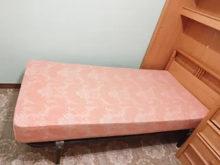 Colchón y somier de láminas de 90 cms