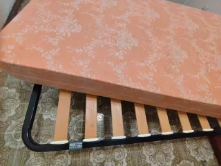 Colchón y somier de láminas de 90 cms