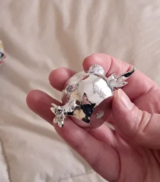 Melograno in gesso decorativo