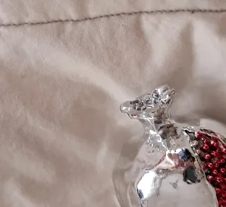 Melograno in gesso decorativo