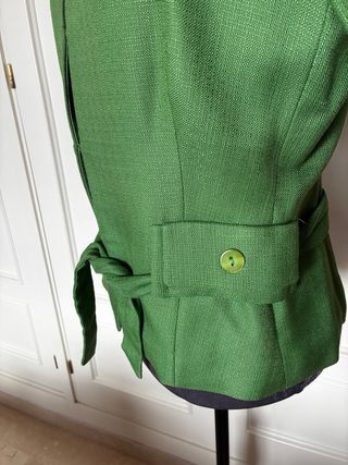 Chaqueta Zara verde con cinturón