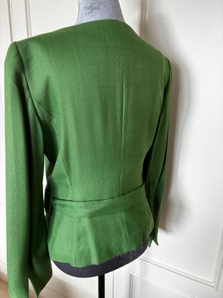 Chaqueta Zara verde con cinturón