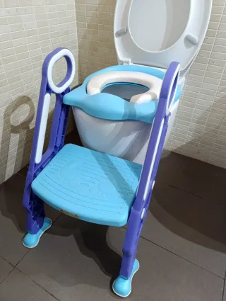 Riduttore WC con scaletta blu
