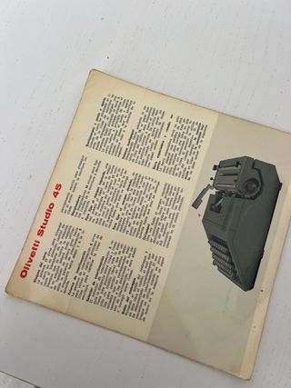 Máquina de escribir Olivetti Studio 45