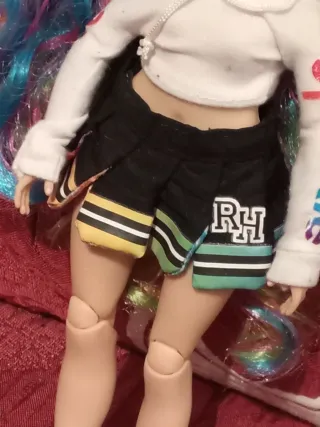 Muñeca Rainbow High Amaya Reina